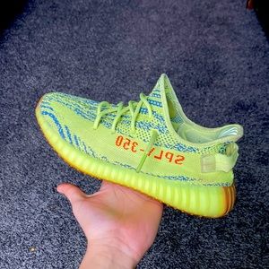 Green lime Yeezys 350 In good condition clean laces size 9